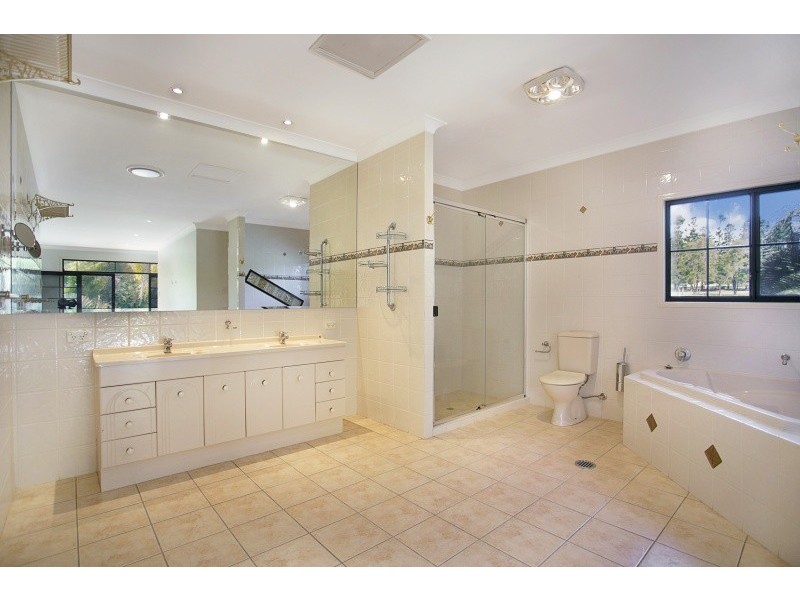 175 Hawkesbury Road, Moggill QLD 4070