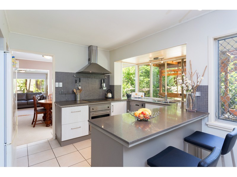 7 Jedburgh Street, Kenmore QLD 4069