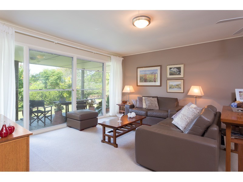 7 Jedburgh Street, Kenmore QLD 4069