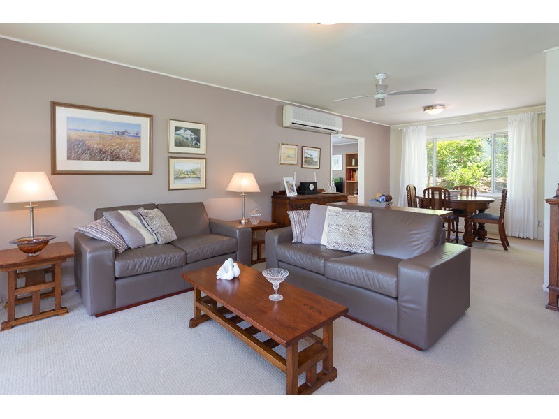 7 Jedburgh Street, Kenmore QLD 4069