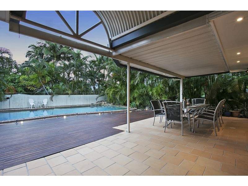 6 Cascade Close, Riverhills QLD 4074