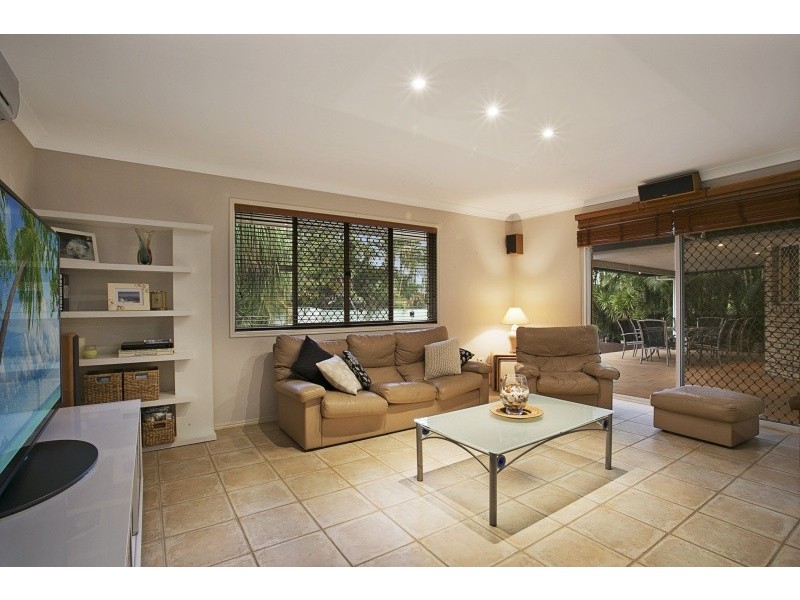 6 Cascade Close, Riverhills QLD 4074