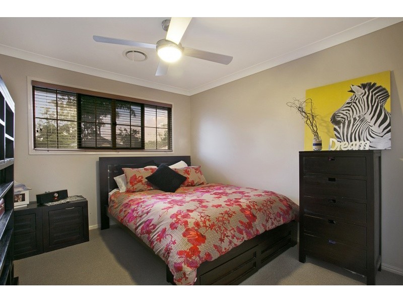 6 Cascade Close, Riverhills QLD 4074