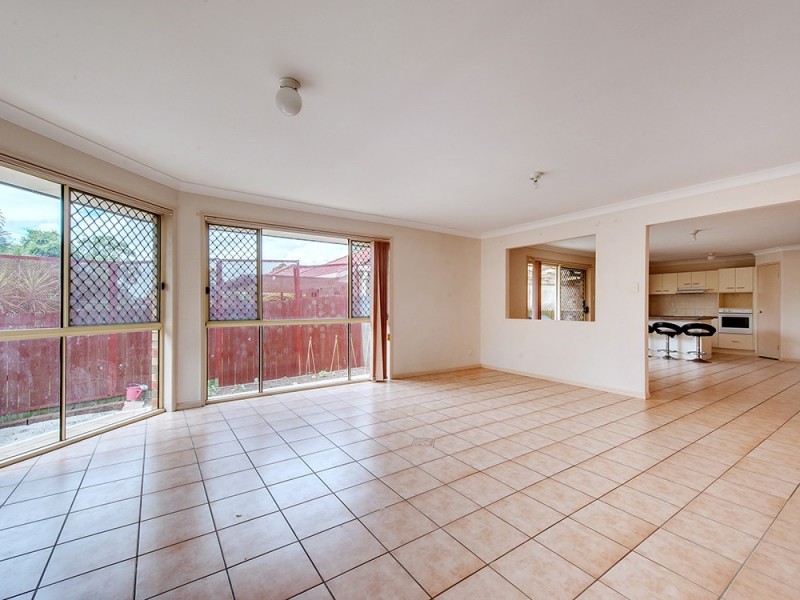 25 Columbus Place, Forest Lake QLD 4078