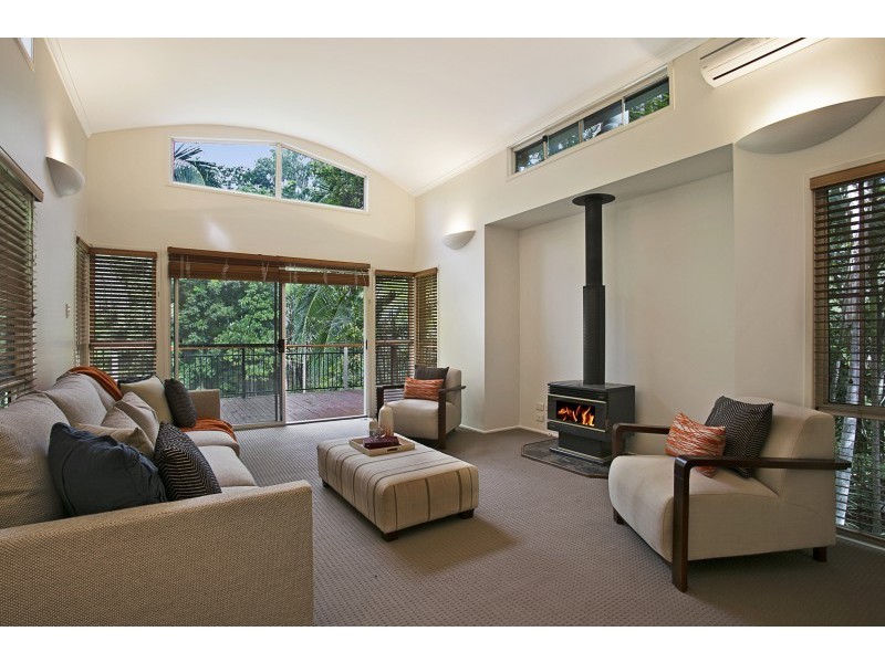 25 Shannan Place, Kenmore Hills QLD 4069