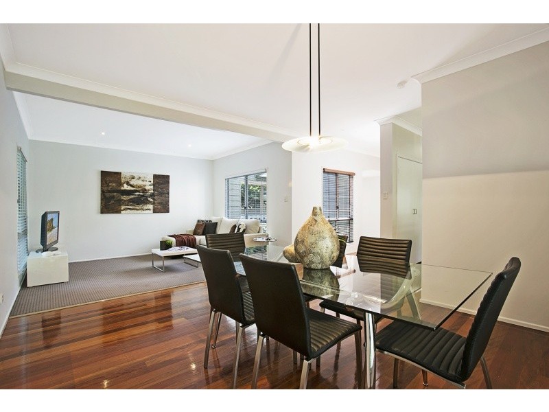 25 Shannan Place, Kenmore Hills QLD 4069