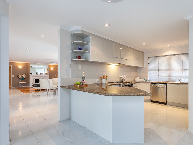 45 Tangmere Street, Chapel Hill QLD 4069