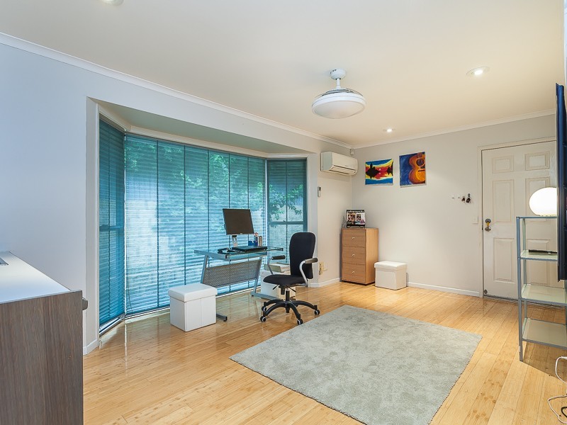 45 Tangmere Street, Chapel Hill QLD 4069