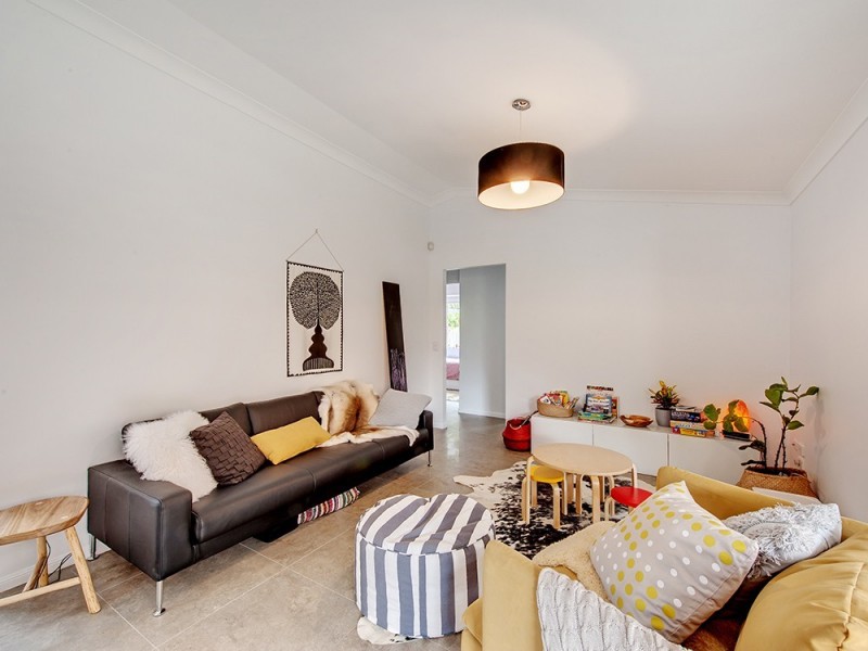 6 Acorn Circuit, Forest Lake QLD 4078