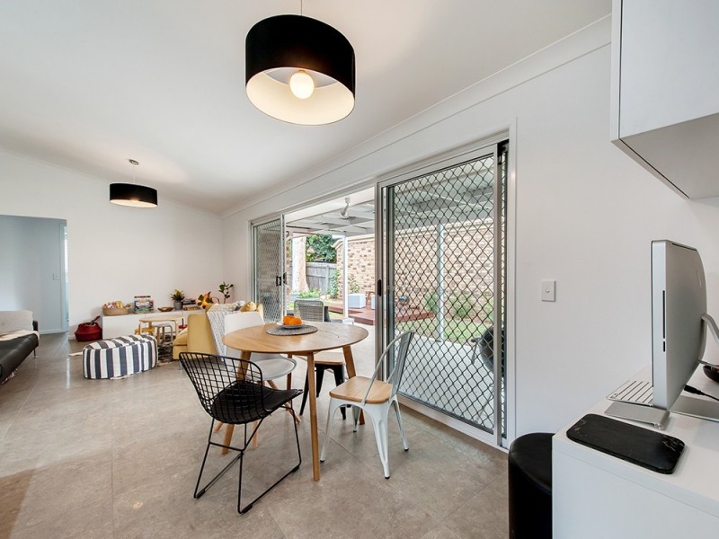 6 Acorn Circuit, Forest Lake QLD 4078