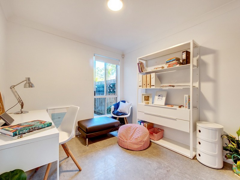 6 Acorn Circuit, Forest Lake QLD 4078