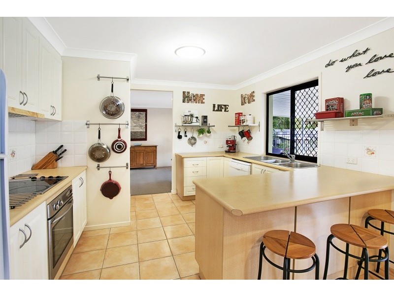 21 Windermere Ave, Sinnamon Park QLD 4073