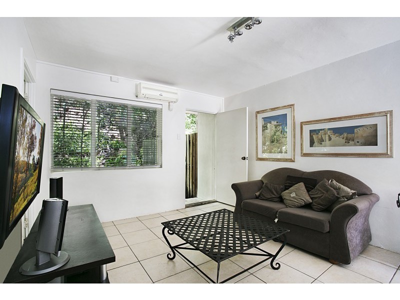 2/74 Sir Fred Schonell Drive, St Lucia QLD 4067