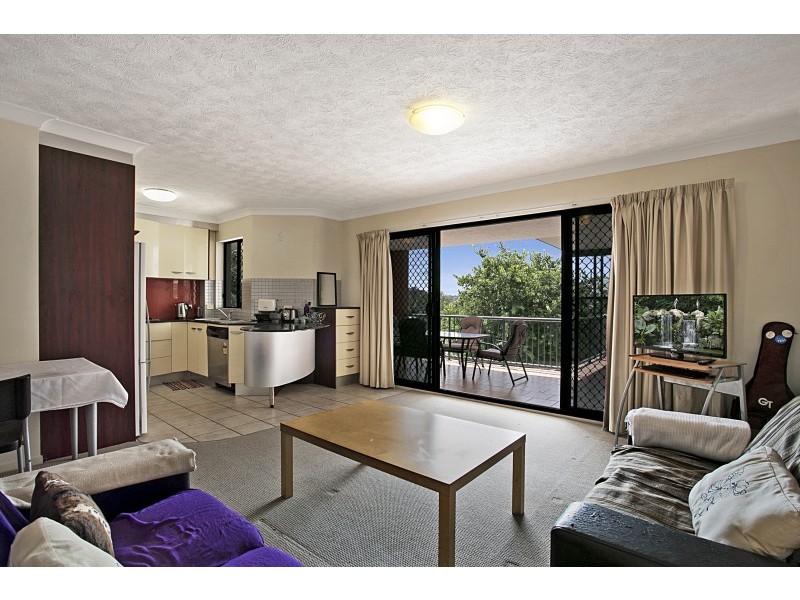 1/194 Carmody Road, St Lucia QLD 4067