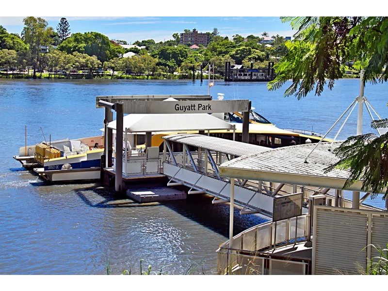 1/194 Carmody Road, St Lucia QLD 4067