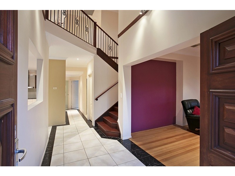 3 Burdekin Drive, Sinnamon Park QLD 4073