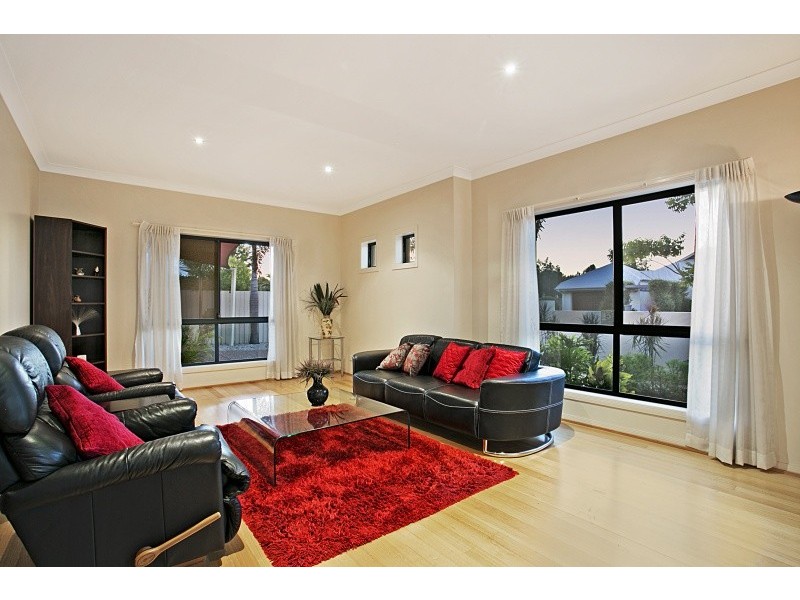 3 Burdekin Drive, Sinnamon Park QLD 4073