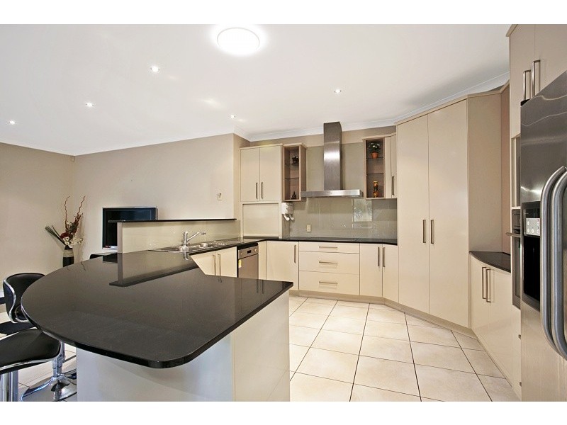 3 Burdekin Drive, Sinnamon Park QLD 4073