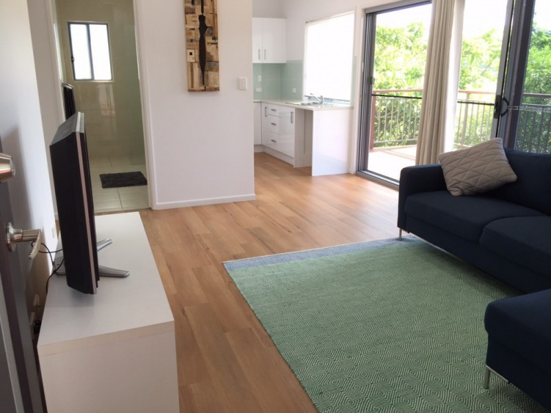 8 Newcomen Street, Indooroopilly QLD 4068