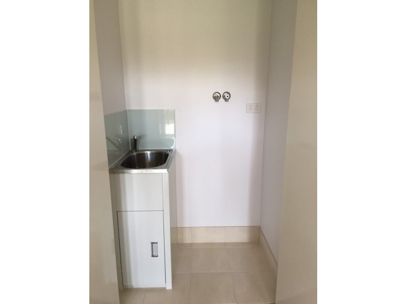 8 Newcomen Street, Indooroopilly QLD 4068