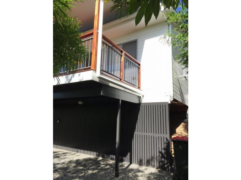 8 Newcomen Street, Indooroopilly QLD 4068