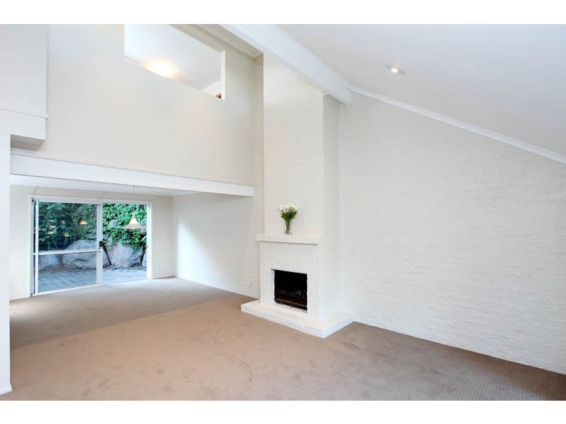 37 Nankoor Street, Chapel Hill QLD 4069