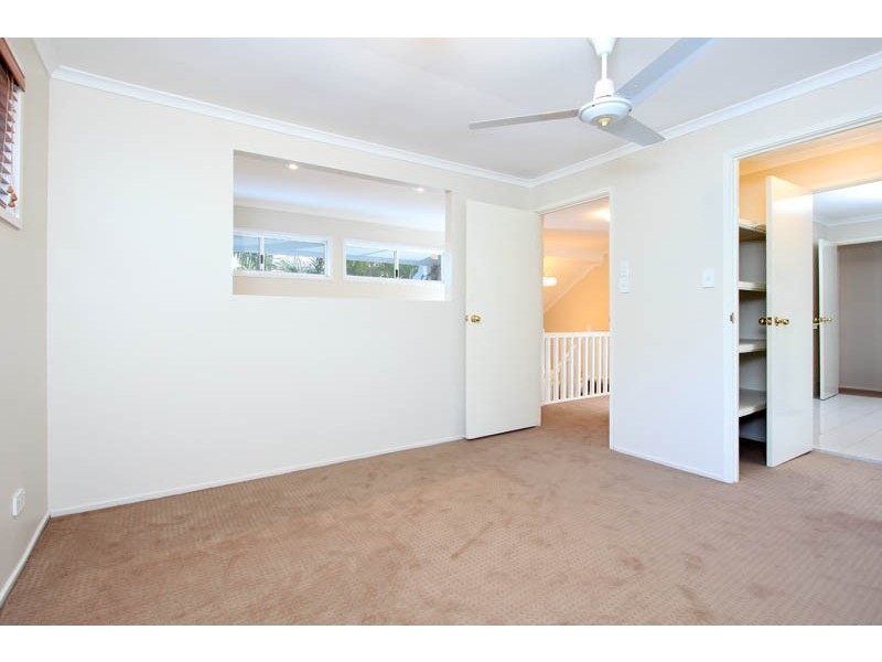 37 Nankoor Street, Chapel Hill QLD 4069