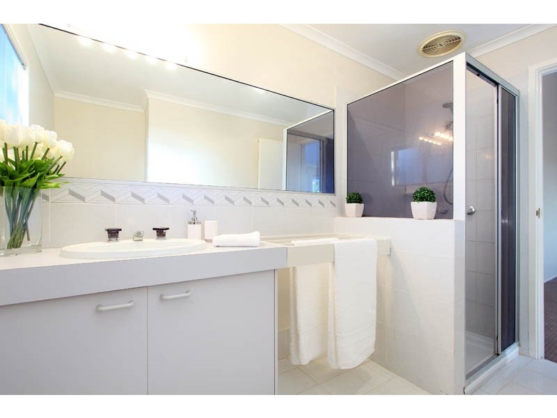 37 Nankoor Street, Chapel Hill QLD 4069