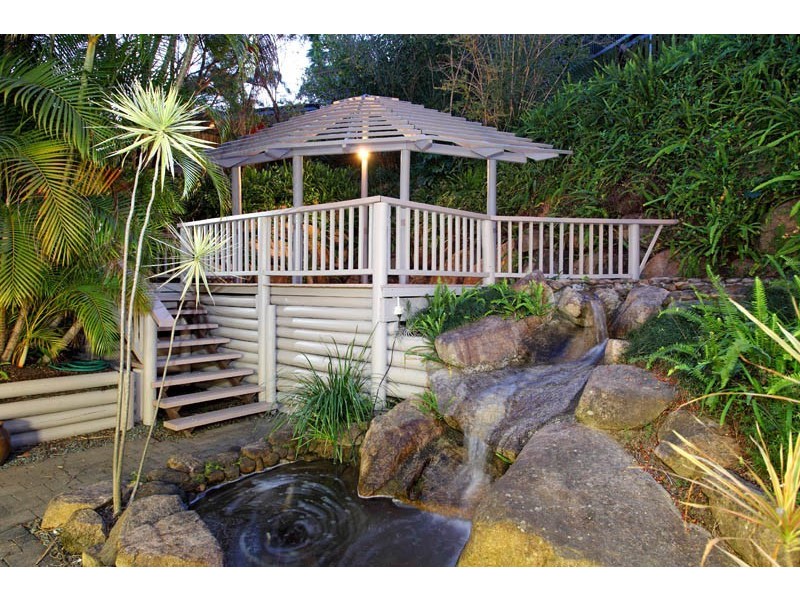 37 Nankoor Street, Chapel Hill QLD 4069