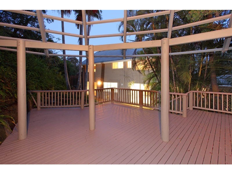 37 Nankoor Street, Chapel Hill QLD 4069