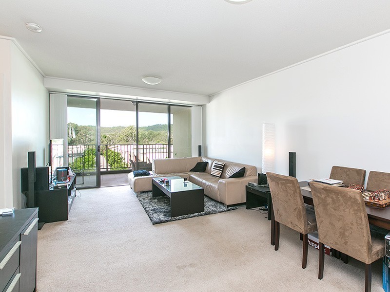 1304/16-28 Surbiton Court, Carindale QLD 4152