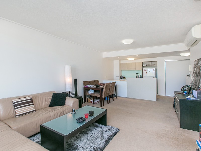 1304/16-28 Surbiton Court, Carindale QLD 4152