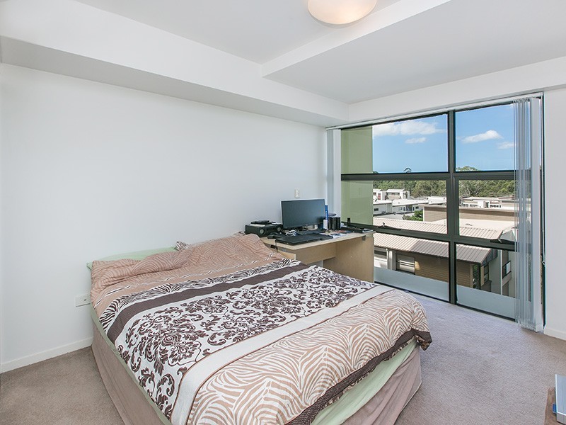 1304/16-28 Surbiton Court, Carindale QLD 4152