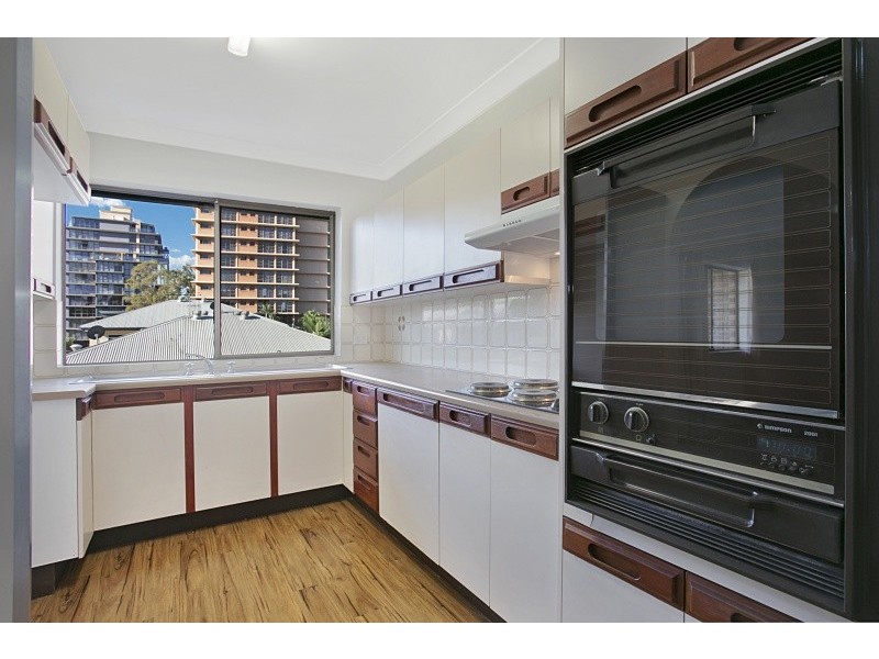 7/42 Sir Fred Schonell Drive, St Lucia QLD 4067