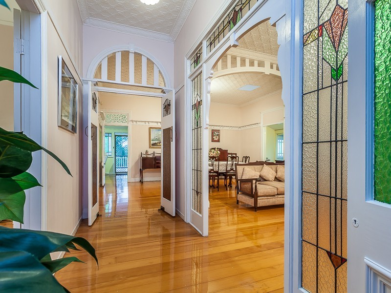 137 Ashgrove Avenue, Ashgrove QLD 4060