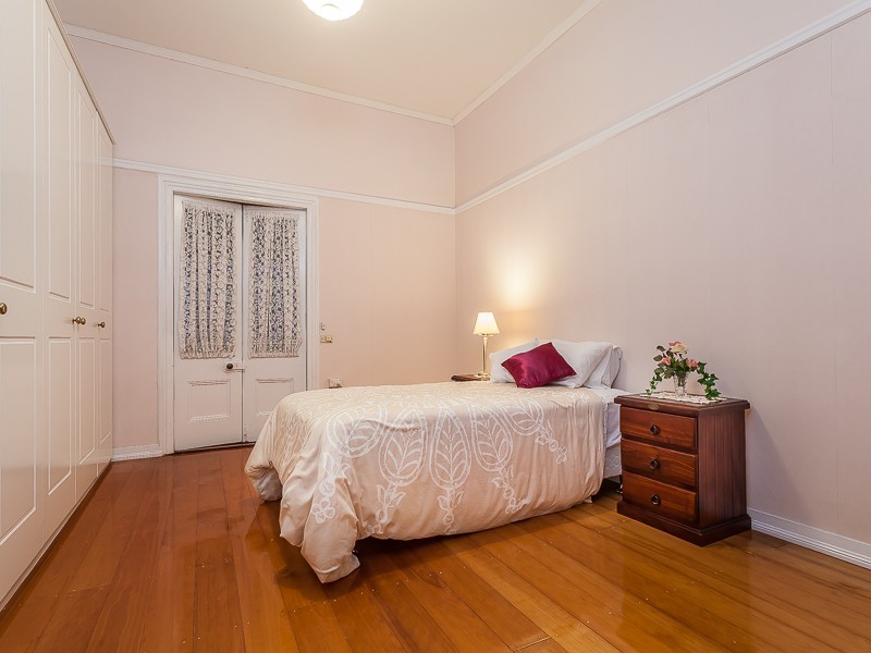 137 Ashgrove Avenue, Ashgrove QLD 4060