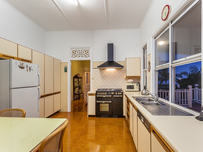 137 Ashgrove Avenue, Ashgrove QLD 4060