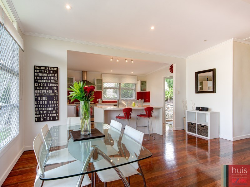 6 Tara St, Stafford Heights QLD 4053