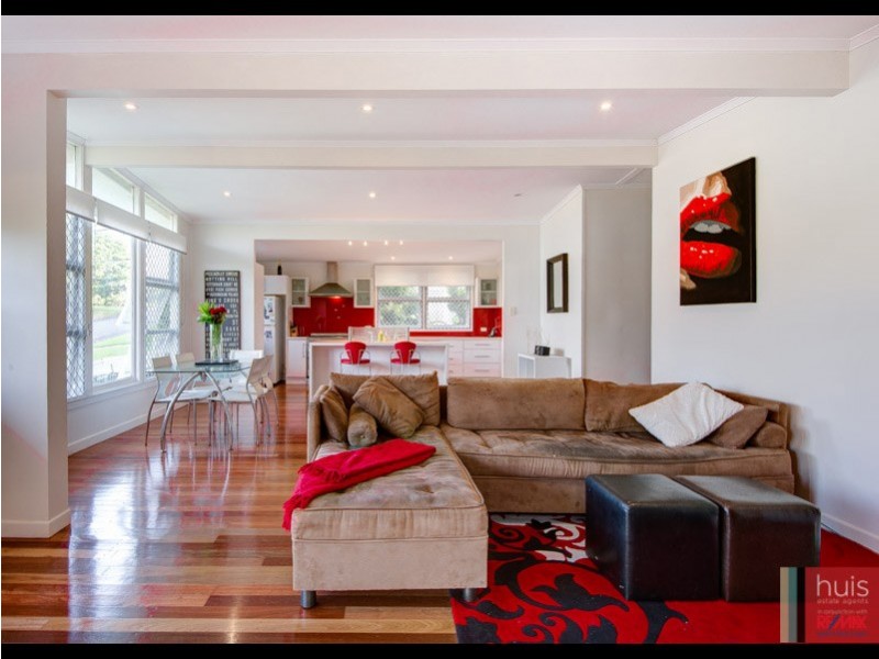 6 Tara St, Stafford Heights QLD 4053