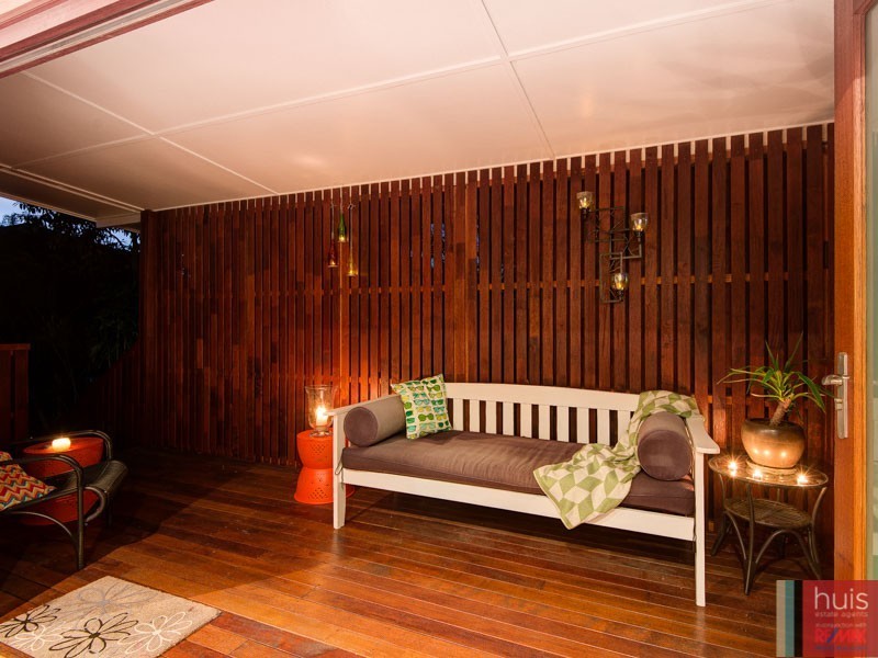 6 Tara St, Stafford Heights QLD 4053