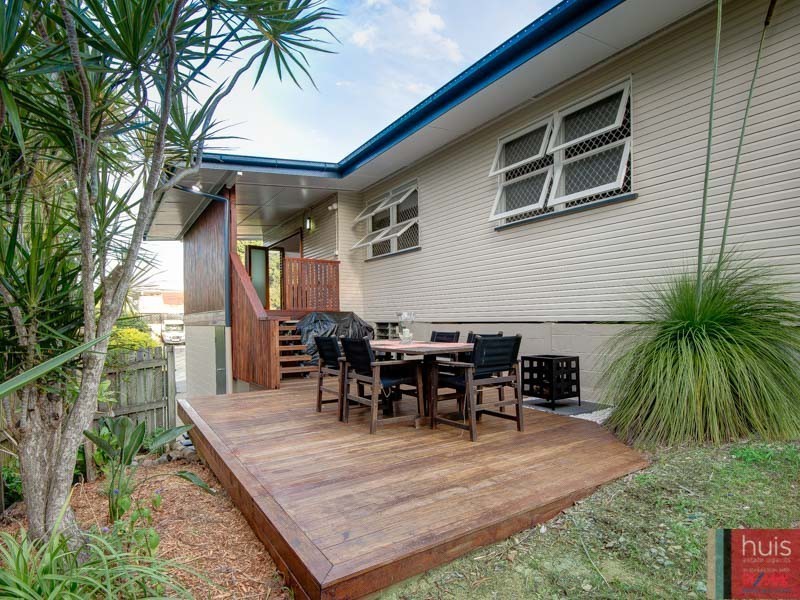 6 Tara St, Stafford Heights QLD 4053