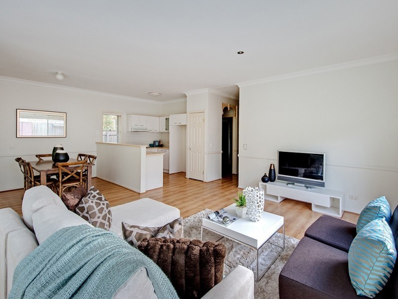 1 Mapleton Crescent, Forest Lake QLD 4078