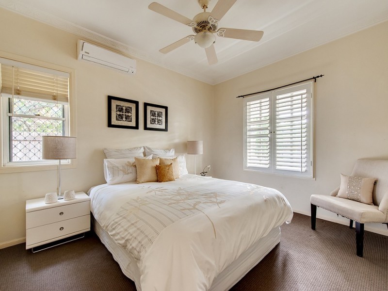1 Mapleton Crescent, Forest Lake QLD 4078