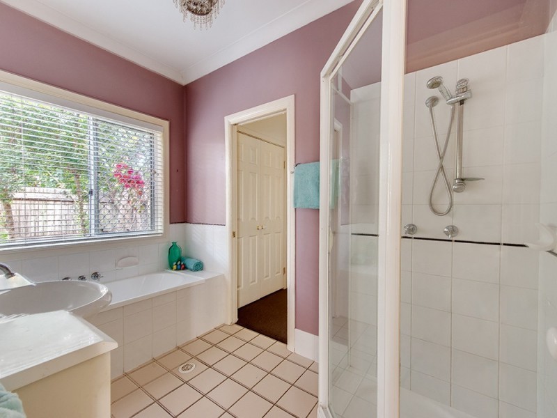 1 Mapleton Crescent, Forest Lake QLD 4078