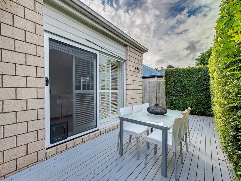 1 Mapleton Crescent, Forest Lake QLD 4078