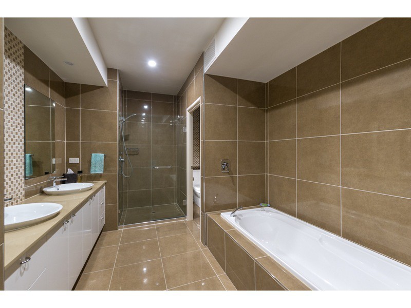 13/32 Tipuana Place, Bardon QLD 4065