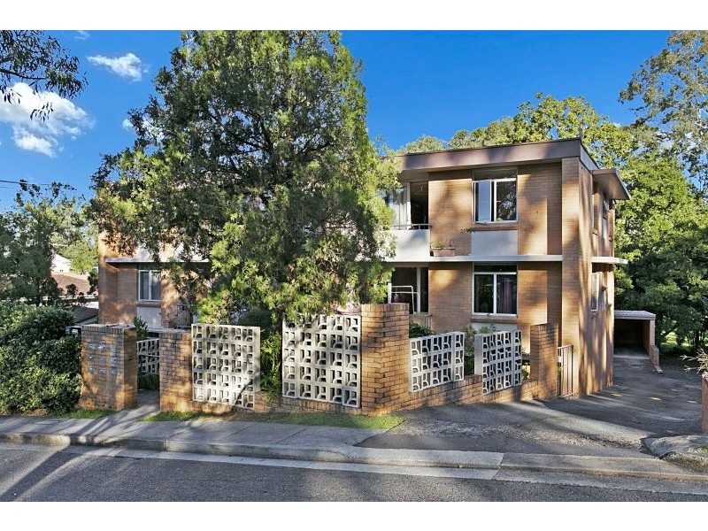 2/225 Carmody Road, St Lucia QLD 4067