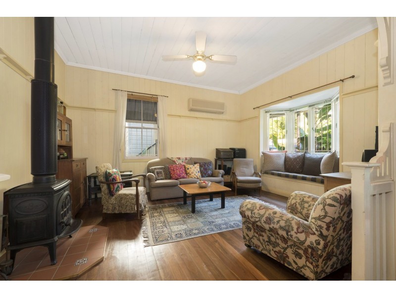 38 Cunningham Street, Taringa QLD 4068