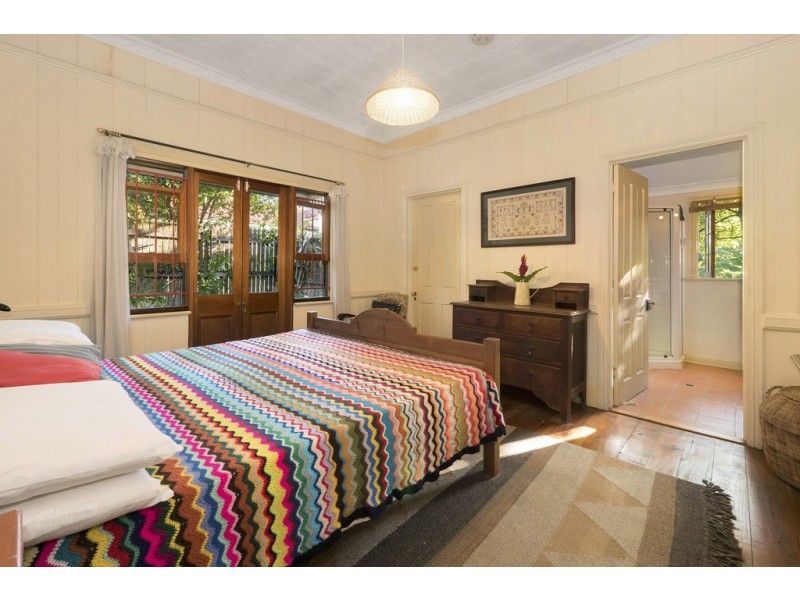 38 Cunningham Street, Taringa QLD 4068