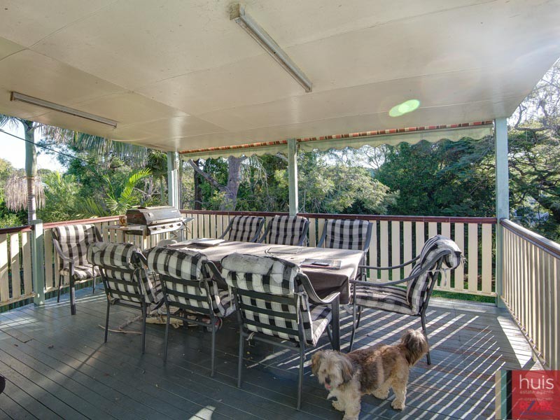 140 Bennetts Rd, Norman Park QLD 4170